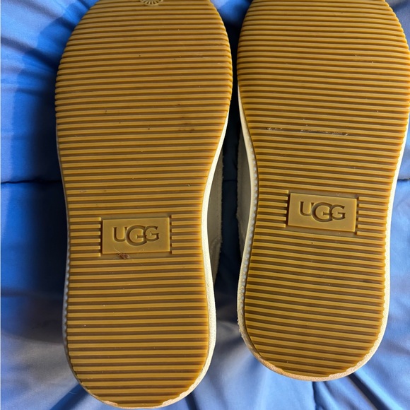 UGG Women's ivory platform Sneakers - Picture 3 of 5